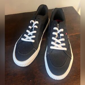 Never worn Levi’s sneakers men’s size 12